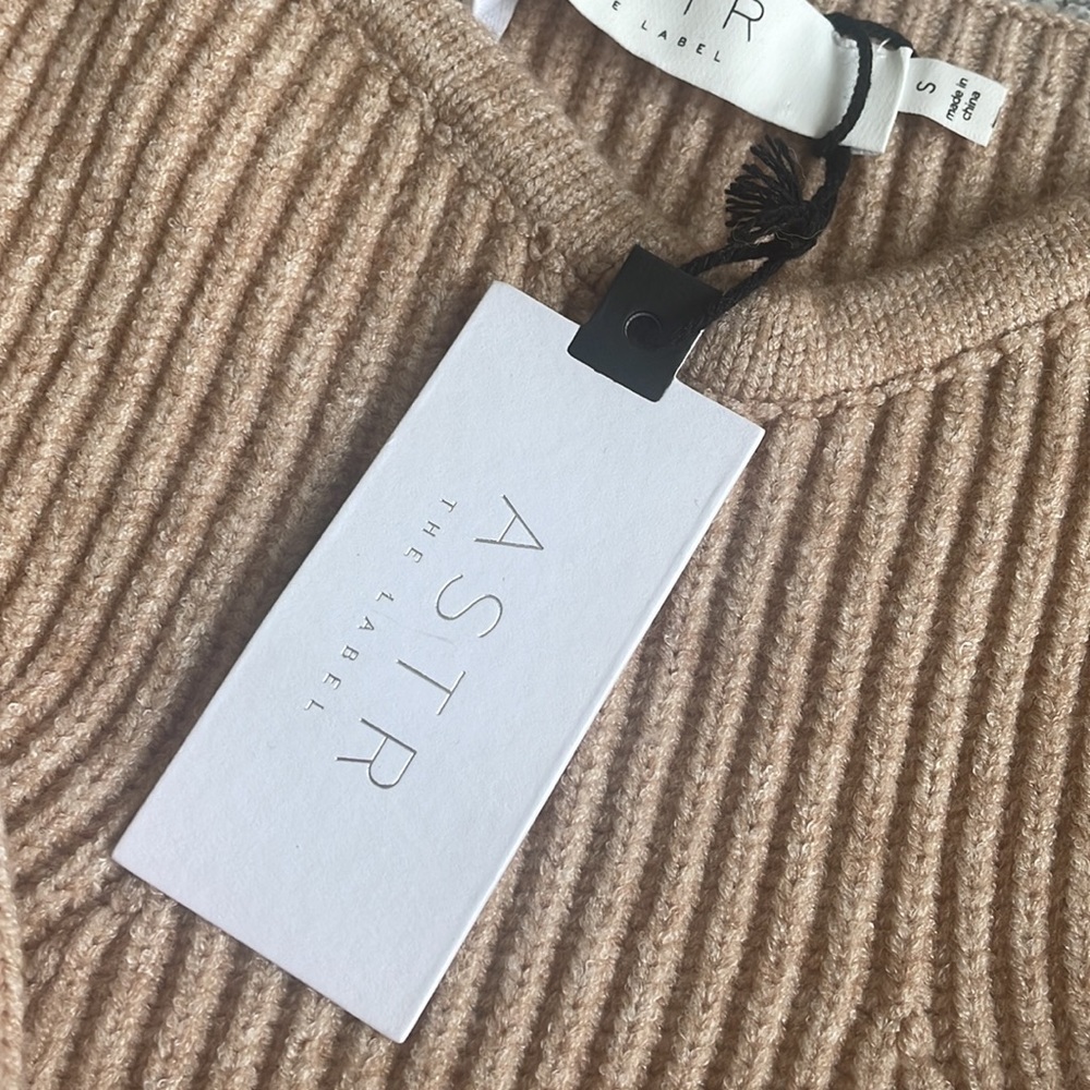 Spring is here. perfect sweater - Picture 7 of 7